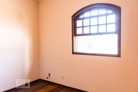 Casa à venda com 180m², 3 quartos e 2 vagasSuíte 2