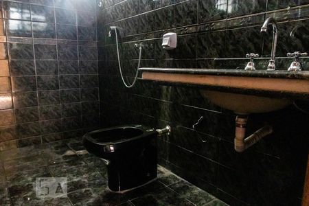 Casa à venda com 180m², 3 quartos e 2 vagasBanheiro Social