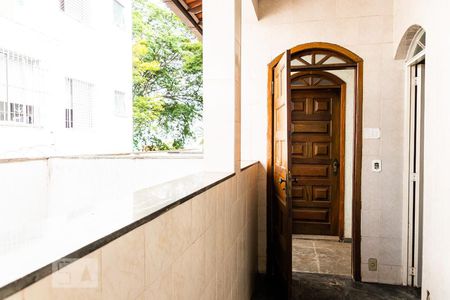 Casa à venda com 180m², 3 quartos e 2 vagasÁrea de Serviço