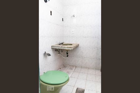 Casa à venda com 180m², 3 quartos e 2 vagasBanheiro da Suíte 2