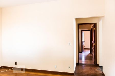 Casa à venda com 180m², 3 quartos e 2 vagasSala