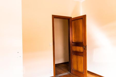 Casa à venda com 180m², 3 quartos e 2 vagasSuíte 1