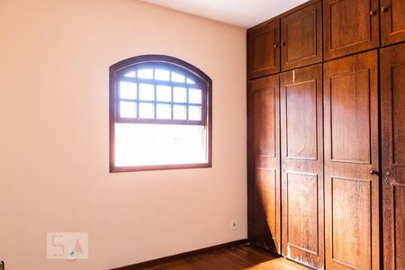 Casa à venda com 180m², 3 quartos e 2 vagasSuíte 2