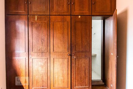 Casa à venda com 180m², 3 quartos e 2 vagasSuíte 2