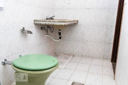 Casa à venda com 180m², 3 quartos e 2 vagasBanheiro da Suíte 2