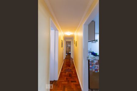 Corredor de apartamento à venda com 3 quartos, 113m² em Icaraí, Niterói