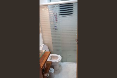 Banheiro de apartamento para alugar com 2 quartos, 55m² em Brás, São Paulo