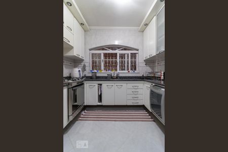 Casa à venda com 240m², 3 quartos e 5 vagas Casa à venda com 240m², 3 quartos e 5 vagasCozinha