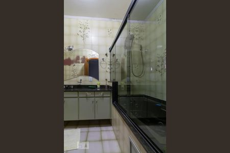 Casa à venda com 240m², 3 quartos e 5 vagas Casa à venda com 240m², 3 quartos e 5 vagasBanheiro da suíte