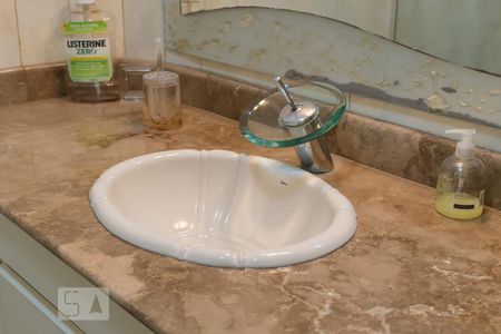 Casa à venda com 240m², 3 quartos e 5 vagas Casa à venda com 240m², 3 quartos e 5 vagasPia