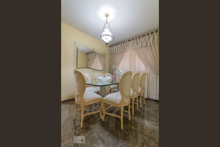 Casa à venda com 240m², 3 quartos e 5 vagas Casa à venda com 240m², 3 quartos e 5 vagasSala 3