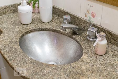 Casa à venda com 240m², 3 quartos e 5 vagas Casa à venda com 240m², 3 quartos e 5 vagasPia