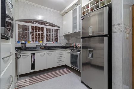 Casa à venda com 240m², 3 quartos e 5 vagas Casa à venda com 240m², 3 quartos e 5 vagasCozinha