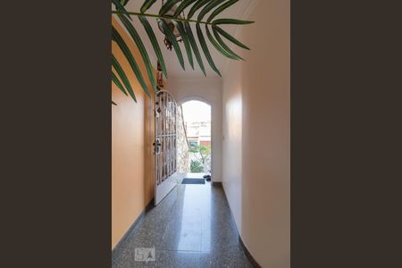 Casa à venda com 240m², 3 quartos e 5 vagas Casa à venda com 240m², 3 quartos e 5 vagasEntrada