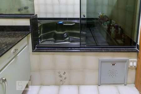 Casa à venda com 240m², 3 quartos e 5 vagas Casa à venda com 240m², 3 quartos e 5 vagasBanheiro da suíte