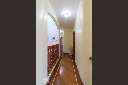 Casa à venda com 240m², 3 quartos e 5 vagas Casa à venda com 240m², 3 quartos e 5 vagasCorredor