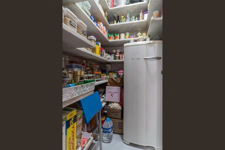 Casa à venda com 240m², 3 quartos e 5 vagas Casa à venda com 240m², 3 quartos e 5 vagasDespensa