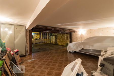 Casa à venda com 240m², 3 quartos e 5 vagas Casa à venda com 240m², 3 quartos e 5 vagasGaragem