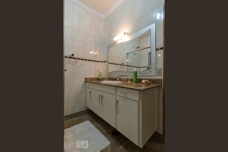 Casa à venda com 240m², 3 quartos e 5 vagas Casa à venda com 240m², 3 quartos e 5 vagasBanheiro