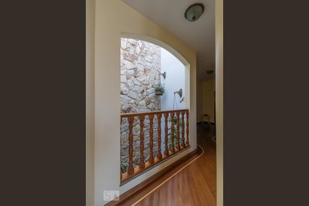 Casa à venda com 240m², 3 quartos e 5 vagas Casa à venda com 240m², 3 quartos e 5 vagasCorredor