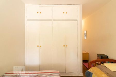 Suíte de casa à venda com 5 quartos, 220m² em Indianópolis, São Paulo