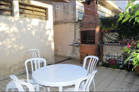 Casa à venda com 250m², 3 quartos e 4 vagasQuintal