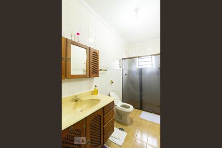 Banheiro de casa para alugar com 3 quartos, 275m² em Jardim Maristela, São Paulo