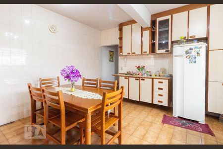 Casa para alugar com 275m², 3 quartos e 8 vagasCozinha