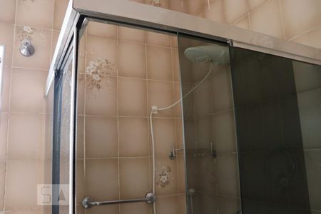 Casa à venda com 250m², 4 quartos e 3 vagasBanheiro 1