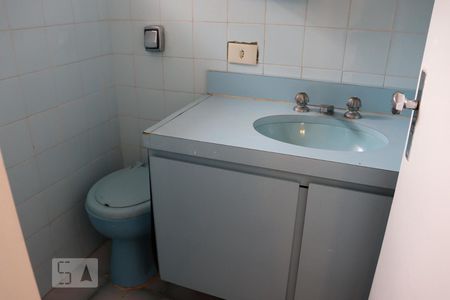 Casa à venda com 250m², 4 quartos e 3 vagasBanheiro de Serviço