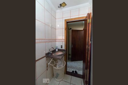 Casa para alugar com 300m², 3 quartos e 4 vagasBanheiro quarto 1 suíte