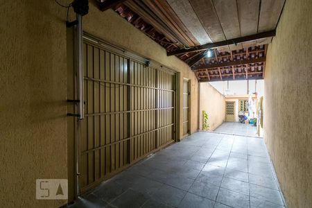 Casa para alugar com 300m², 3 quartos e 4 vagasGaragem superior e quintal