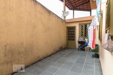 Casa para alugar com 300m², 3 quartos e 4 vagasGaragem superior e quintal