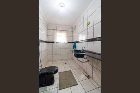 Casa para alugar com 300m², 3 quartos e 4 vagasBanheiro social