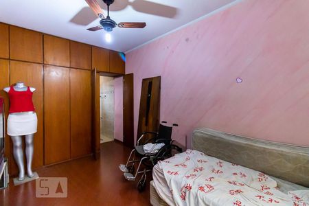 Casa à venda com 215m², 3 quartos e 2 vagasSuíte 2