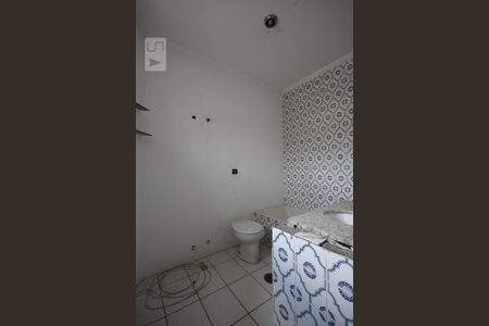 Casa de condomínio para alugar com 200m², 3 quartos e sem vagaBanheiro da Suíte