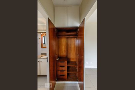 Apartamento para alugar com 63m², 1 quarto e 1 vaga Apartamento para alugar com 63m², 1 quarto e 1 vagaHall