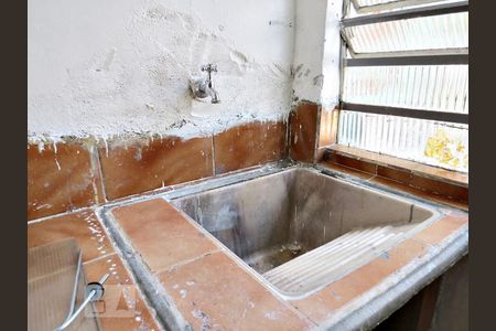 Casa à venda com 100m², 2 quartos e sem vagaLavanderia (Torneira)