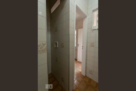 Casa para alugar com 300m², 5 quartos e 2 vagasBanheiro de Serviço