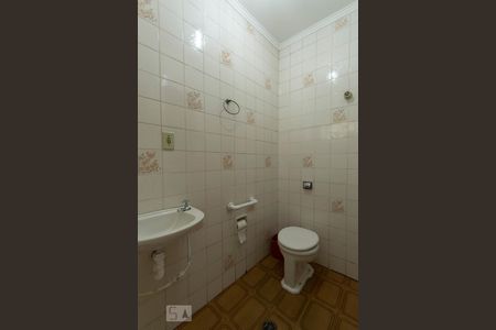 Casa para alugar com 300m², 5 quartos e 2 vagasBanheiro de Serviço