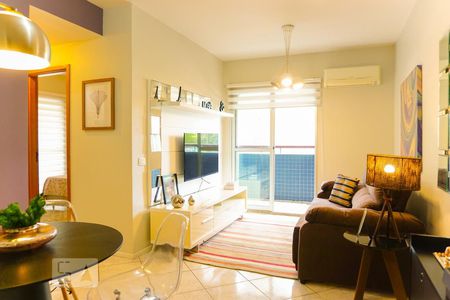 Sala de apartamento para alugar com 2 quartos, 71m² em Barra da Tijuca, Rio de Janeiro