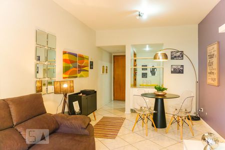 Sala de apartamento para alugar com 2 quartos, 71m² em Barra da Tijuca, Rio de Janeiro