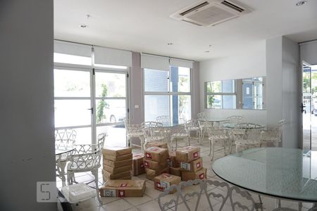 Apartamento para alugar com 71m², 2 quartos e 1 vagaÁrea comum - Salão de festas