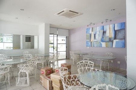 Apartamento para alugar com 71m², 2 quartos e 1 vagaÁrea comum - Salão de festas