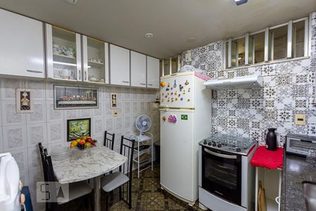 Apartamento à venda com 100m², 4 quartos e sem vagaCozinha 