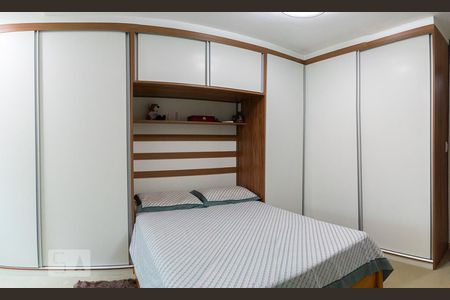 Casa à venda com 180m², 3 quartos e 2 vagas Casa à venda com 180m², 3 quartos e 2 vagasQuarto 1 - Suíte