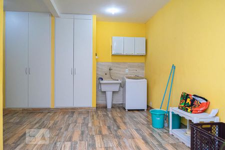 Casa à venda com 180m², 3 quartos e 2 vagas Casa à venda com 180m², 3 quartos e 2 vagasÁrea de Serviço