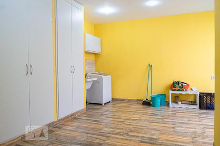 Casa à venda com 180m², 3 quartos e 2 vagas Casa à venda com 180m², 3 quartos e 2 vagasÁrea de Serviço