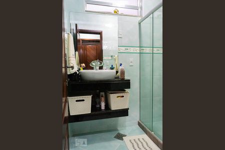 Casa à venda com 180m², 3 quartos e 2 vagas Casa à venda com 180m², 3 quartos e 2 vagasBanheiro