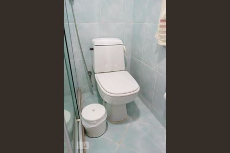 Casa à venda com 180m², 3 quartos e 2 vagas Casa à venda com 180m², 3 quartos e 2 vagasBanheiro